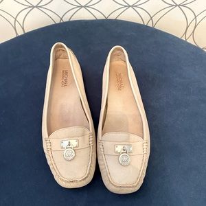 Micheal Kors Cream leather flats - size 9